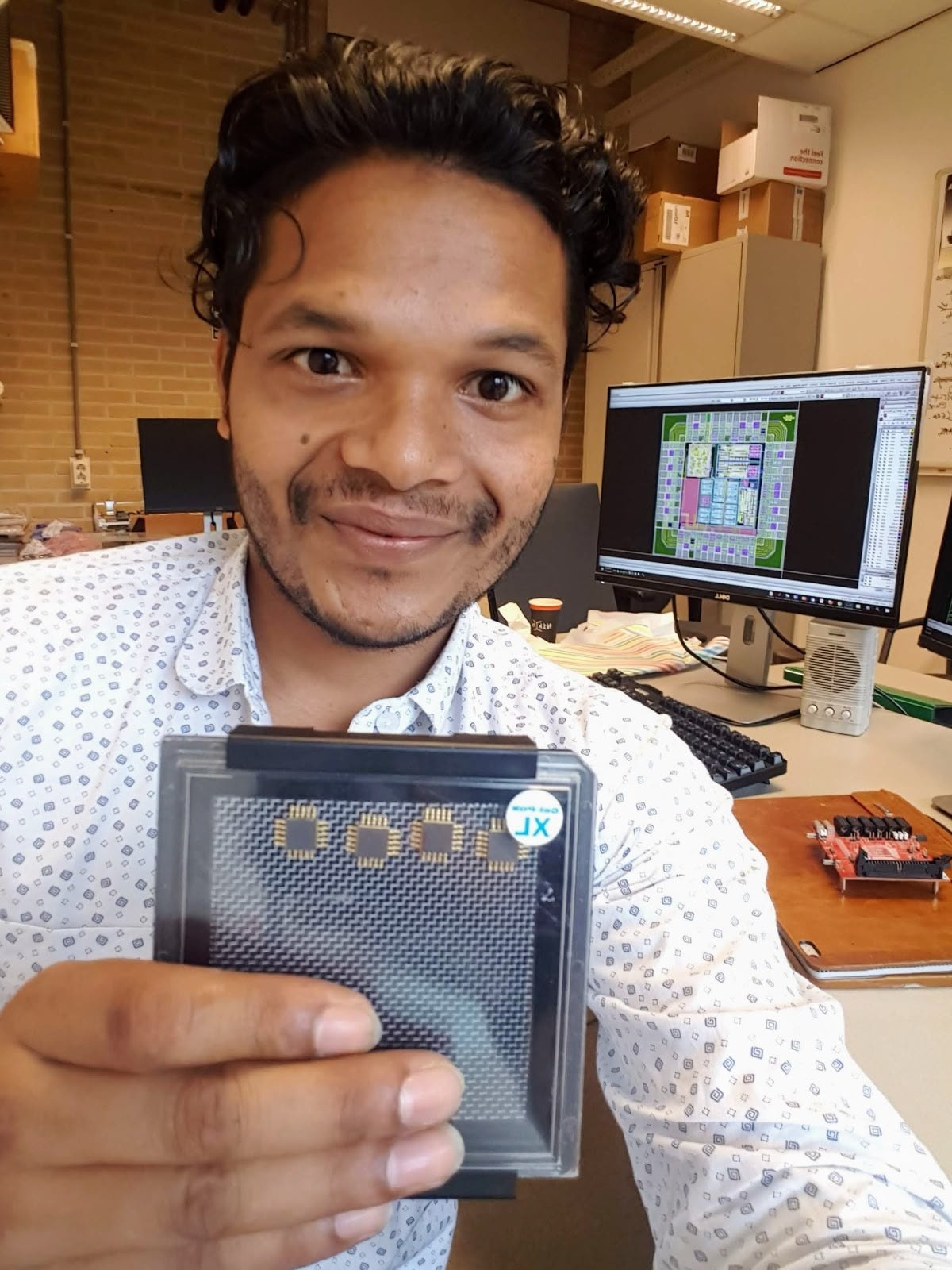 Mangaleshwar Srivastava teaching semiconductor design